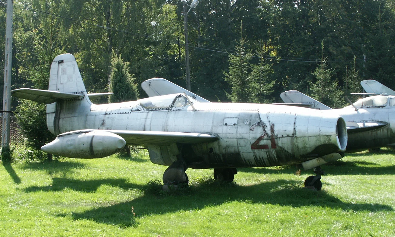 Representative view of Yakovlev Yak-23.